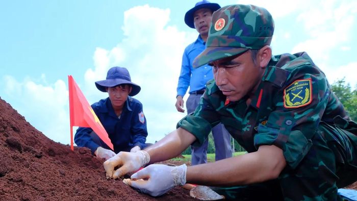 Đội K72 đã phát hiện thêm một số di vật của liệt sĩ trong quá trình thực hiện nhiệm vụ.