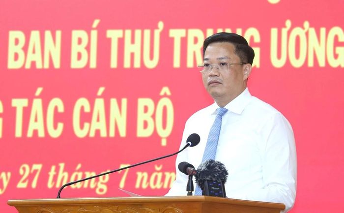 Ông Nguyễn Đức Tâm phát biểu nhận nhiệm vụ. Ảnh: Ngọc Đức/Báo Quảng Ngãi