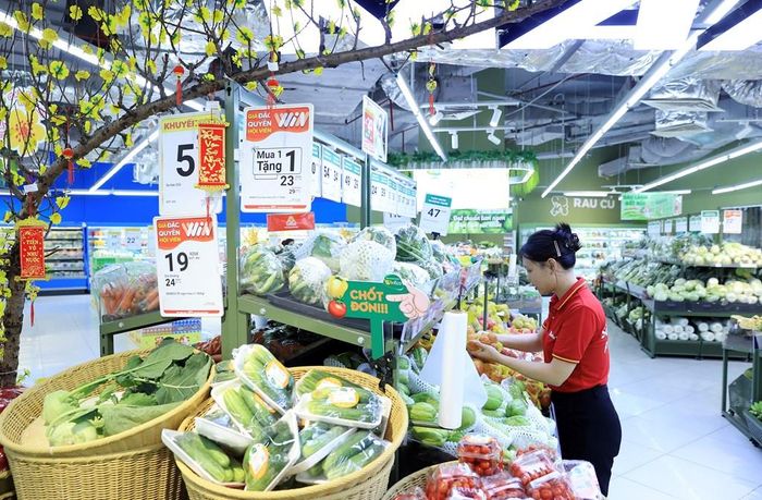 Quầy rau củ tại siêu thị WinMart.