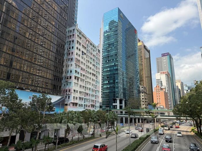 Do mật độ dân số đông, giá nhà ở Hong Kong luôn thuộc hàng đắt đỏ nhất thế giới. Ảnh: Mạc Luyện - PV TTXVN tại Hong Kong (Trung Quốc)