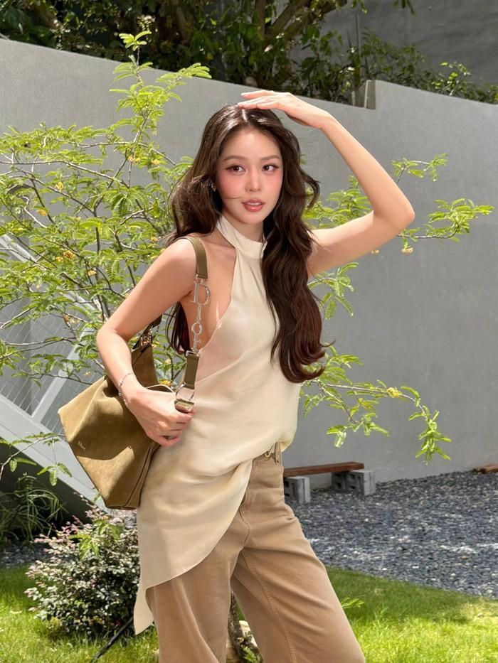 Hoa hậu Thanh Thủy được nhận xét ngày càng thăng hạng nhan sắc.