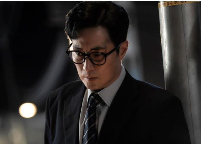 So Ji Sub gây chú ý khi chi gần 1,8 tỷ đồng mua vàng tặng toàn bộ 300 diễn viên và ê-kíp của phim Đặc vụ Kim tái khởi động.