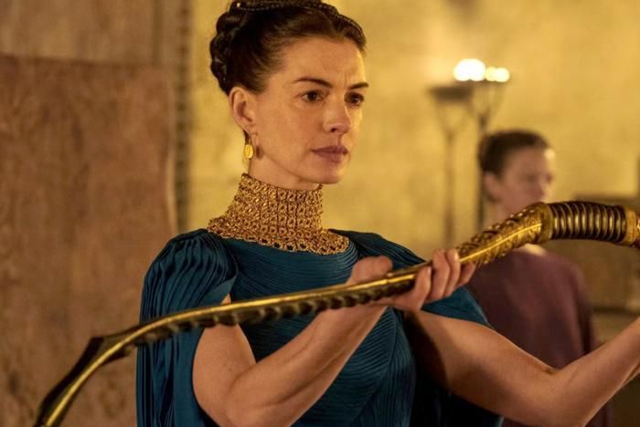 Anne Hathaway trong vai Penelope, người vợ chờ đợi Odysseus trở về sau cuộc chiến thành Troy. Ảnh: NSX