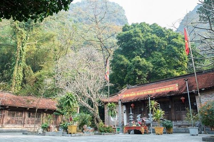Đền Thung Lá. Ảnh: Du lịch Ninh Bình