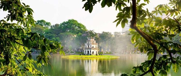 Hồ Hoàn Kiếm.