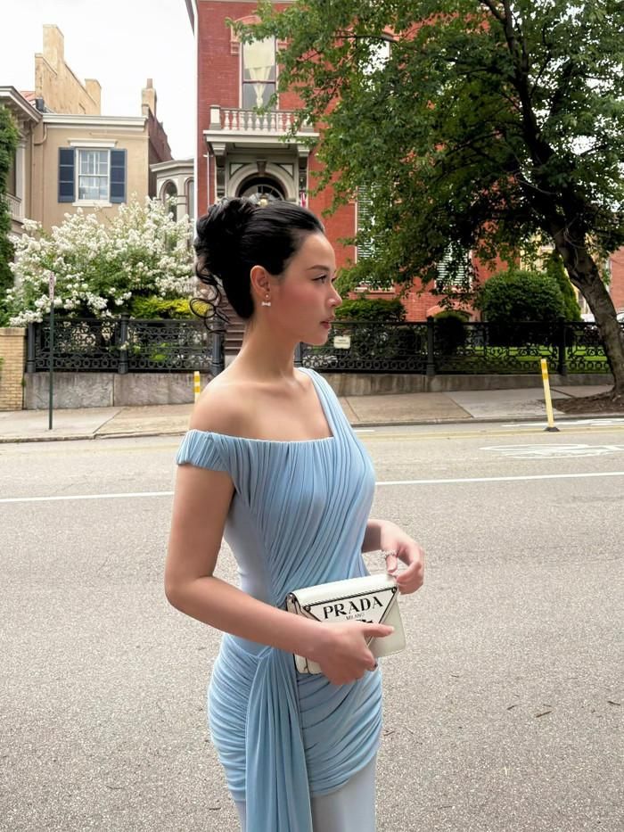 Midu ghi điểm với phong cách thanh lịch, visual rạng rỡ ở Richmond. (Nguồn: FBNV)
