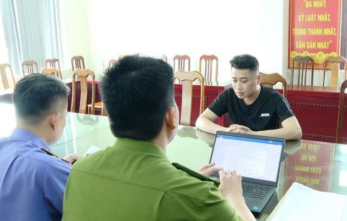 Đối tượng Hoàng Trọng Nguyên tại cơ quan công an. Ảnh: Công an Lạng Sơn