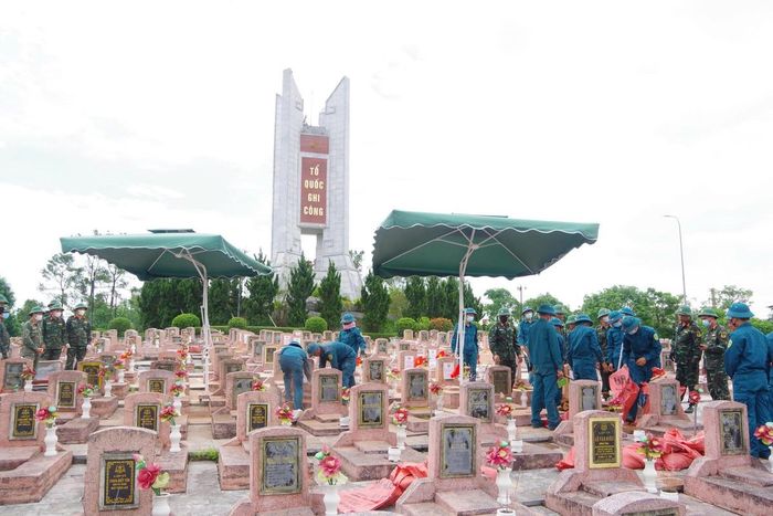 Những ngày tháng 7, lực lượng vũ trang Quân khu 4 vẫn miệt mài với nhiệm vụ thực hiện "Chiến dịch 500 ngày đêm"