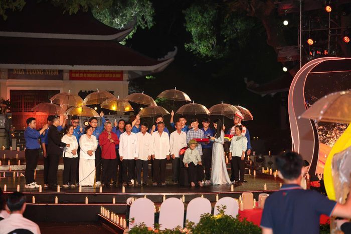 Gần 60 năm, liệt sĩ Huỳnh Văn Quên "trở về" cùng những kỷ vật còn nguyên vẹn.