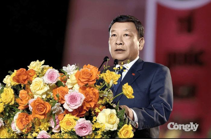 Đồng chí Bùi Thắng, Phó Bí thư Tỉnh ủy phát biểu Lễ “Thắp nến tri ân”.