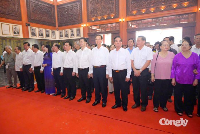Lãnh đạo, nguyên lãnh đạo Trung ương, địa phương đến dự Lễ giỗ Anh hùng, liệt sĩ và người có công tỉnh An Giang lần thứ nhất