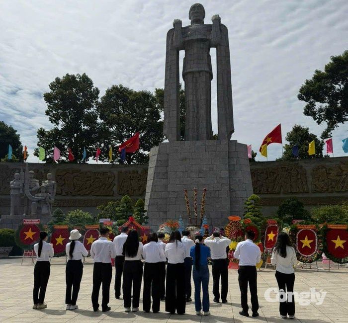 Hoạt động không chỉ cảm ơn quá khứ, mà còn là lời hứa của thế hệ hôm nay sẽ tiếp tục giữ gìn công lý, thượng tôn pháp luật.