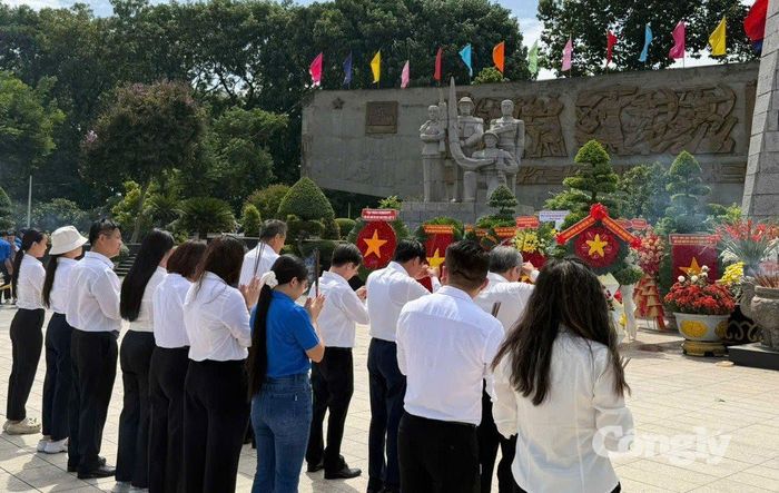 Hoạt động ý nghĩa, nhằm ôn lại, củng cố truyền thống tốt đẹp của dân tộc.