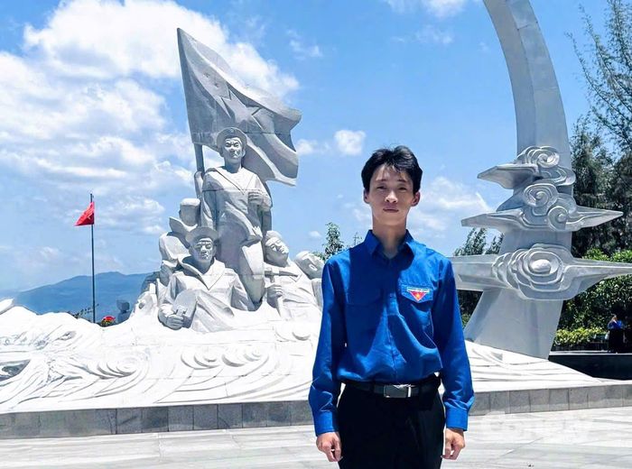 Bí thư Chi đoàn phường Phú Lợi Trần Quang Nghĩa.
