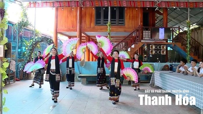 Bản Năng Cát đang phát triển nhiều mô hình du lịch sinh thái gắn với văn hóa cộng đồng.