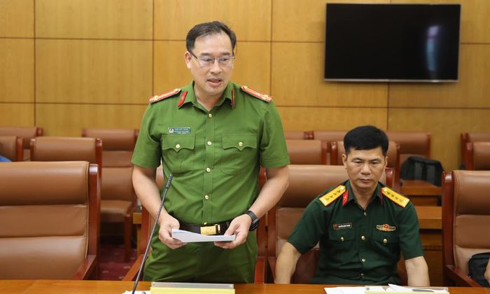  Đại diện Công an tỉnh đóng góp ý kiến. 