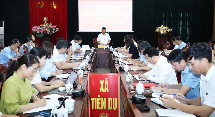  Toàn cảnh buổi làm việc. 
