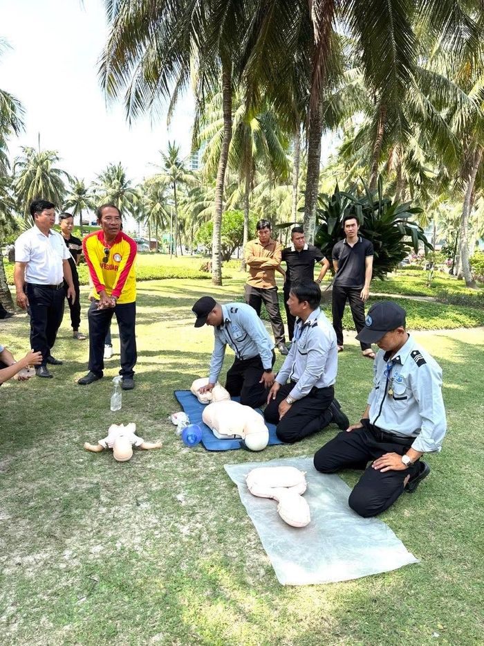 Để nâng cao chất lượng chuyên môn, nghiệp vụ, Ban Quản lý bán Đảo Sơn Trà và các bãi biển du lịch Đà Nẵng thường xuyên tổ chức các đợt tập huấn, kỹ năng, nghiệp vụ.