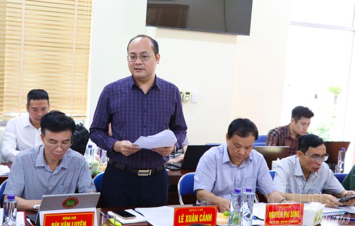 Lãnh đạo Sở Nông nghiệp và Môi trường phát biểu tại buổi làm việc.