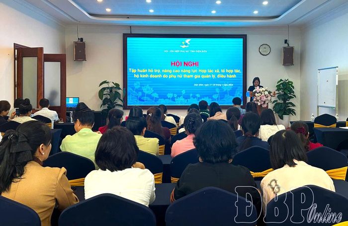 Quang cảnh buổi tập huấn.