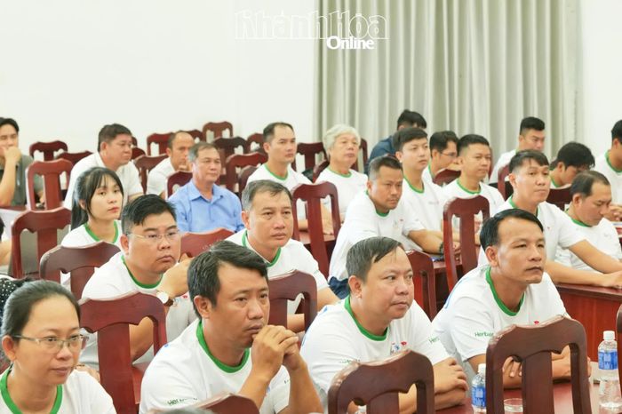 Đông đảo học viên tham dự khóa học.