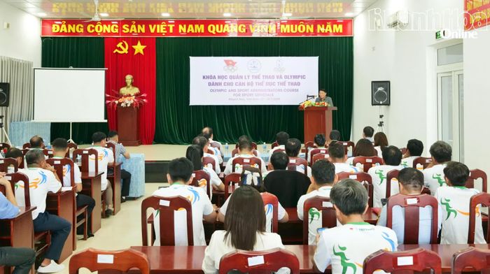  Quang cảnh buổi lễ.