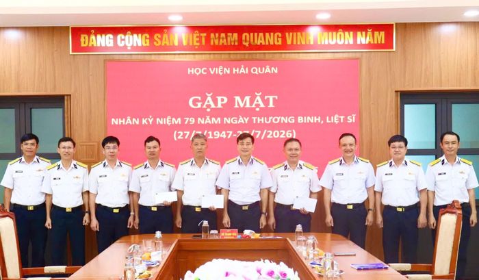 Học viện Hải quân gặp mặt quân nhân, thân nhân liệt sĩ.