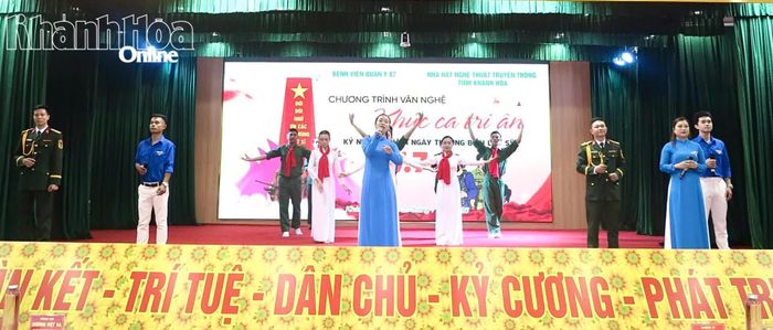 Một tiết mục ca nhạc tại chương trình.