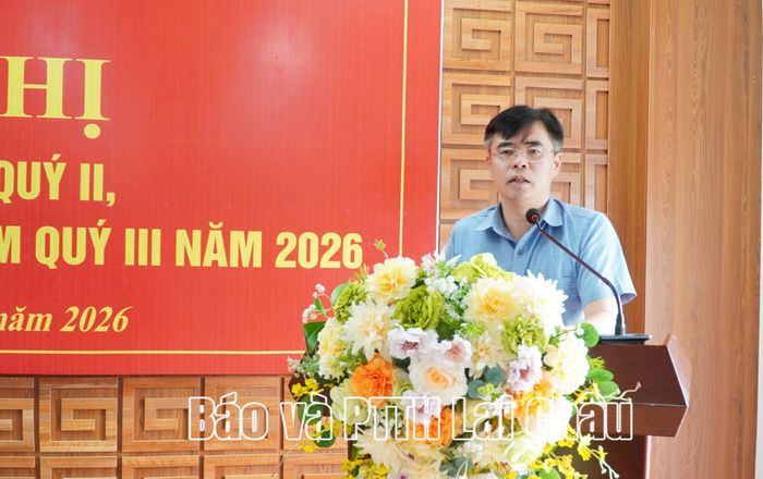 Lãnh đạo Sở Văn hóa, Thể thao và Du lịch phát biểu tại hội nghị.
