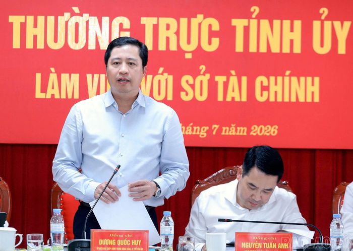 Đồng chí Dương Quốc Huy - Ủy viên Ban Chấp hành Trung ương Đảng, Bí thư Tỉnh ủy phát biểu tại buổi làm việc.