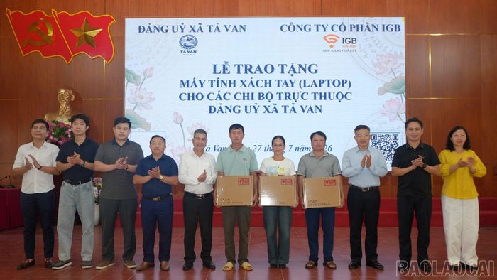 Công ty Cổ phần IGB trao tặng 03 bộ máy tính xách tay cho 03 chi bộ thôn Lao Chải San, Tả Van Giáy và Tả Van Mông thuộc Đảng bộ xã Tả Van.