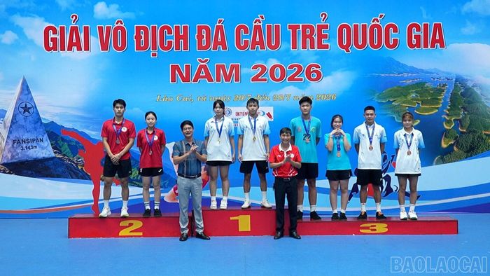 Đoàn Lào Cai giành Huy chương Vàng và Huy chương Đồng ở nội dung đôi nam nữ lứa tuổi 20 - 21.