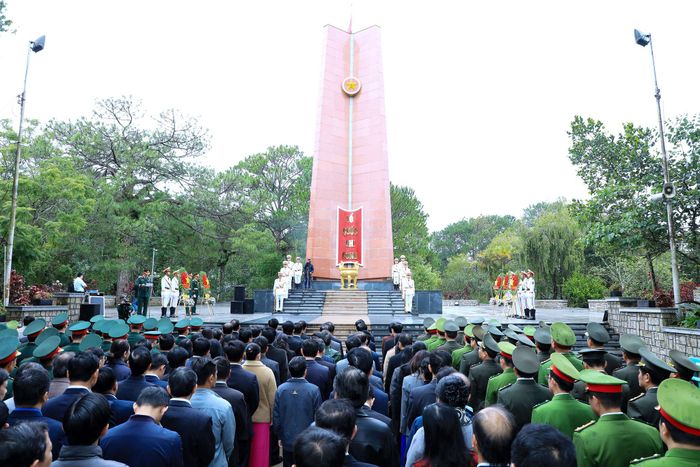 Hoạt động thăm viếng nghĩa trang liệt sĩ được tỉnh Lâm Đồng tổ chức thường xuyên vào những dịp lễ, tết, ngày truyền thống của đất nước và ngày lễ lớn của tỉnh