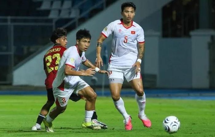Tuyển Việt Nam vẫn giấu bài bóng chết?