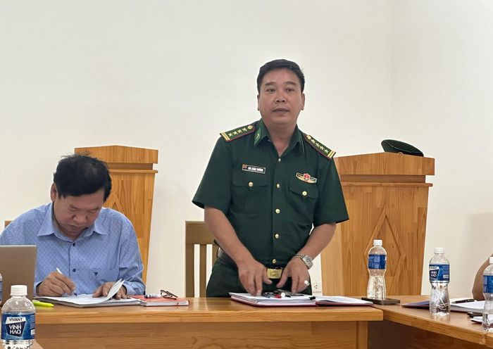 Đại tá Bùi Xuân Trường, Phó Chỉ huy trưởng nghiệp vụ Ban Chỉ huy Bộ đội Biên phòng tỉnh phát biểu tại buổi làm việc.