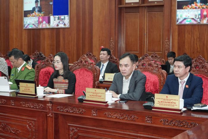 Các đại biểu dự kỳ họp
