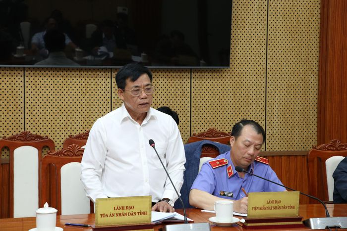 Đồng chí Nguyễn Văn Thanh, Tỉnh ủy viên, Chánh án Tòa án nhân dân tỉnh Lâm Đồng phát biểu tại buổi tiếp công dân