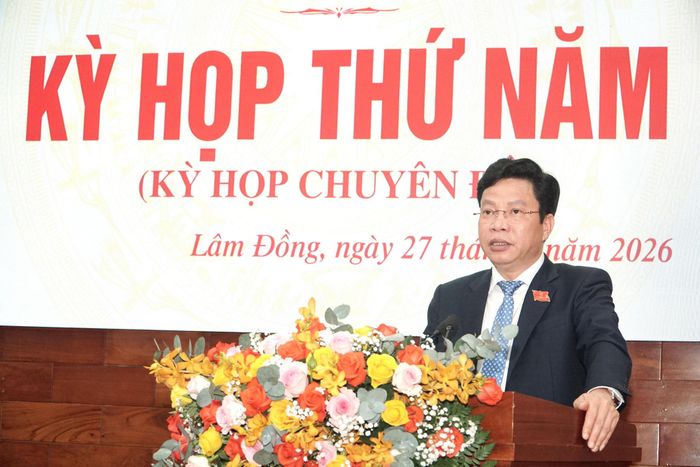 Đồng chí Lưu Văn Trung, Phó Bí thư Tỉnh ủy, Chủ tịch HĐND tỉnh phát biểu bế mạc kỳ họp