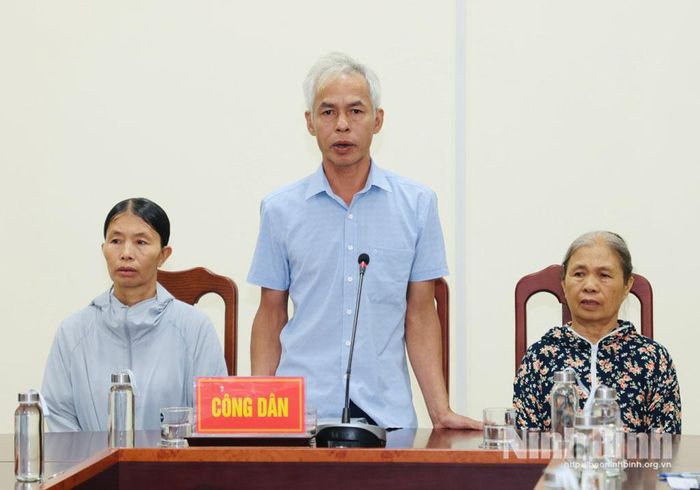 Đại diện công dân phát biểu tại buổi tiếp công dân.