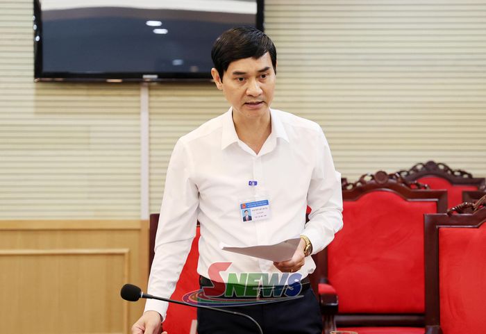 Lãnh đạo Sở Dân tộc và Tôn giáo phát biểu tại cuộc họp.