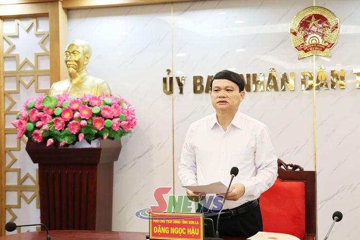 Đồng chí Đặng Ngọc Hậu, Phó Chủ tịch UBND tỉnh chủ trì cuộc họp.