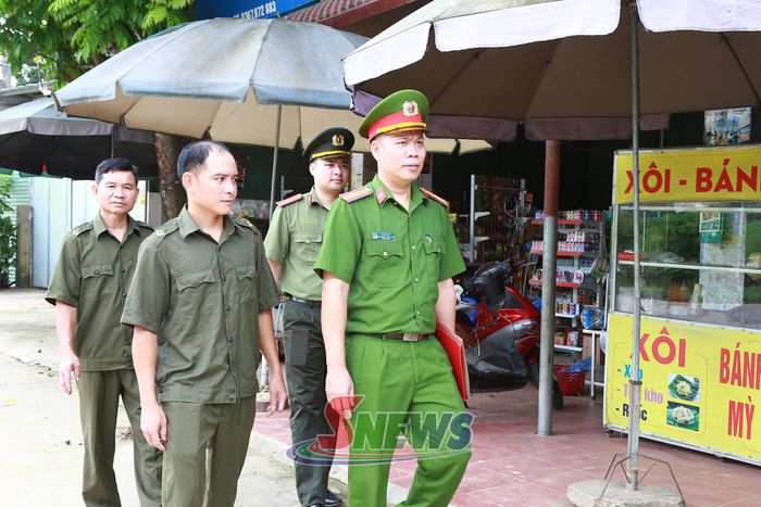 Công an xã Mường Bú và Tổ an ninh trật tự bản Búng Diễn tuần tra địa bàn.