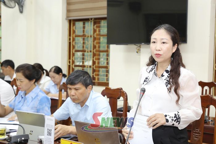 Lãnh đạo xã Mai Sơn báo cáo tại cuộc làm việc.
