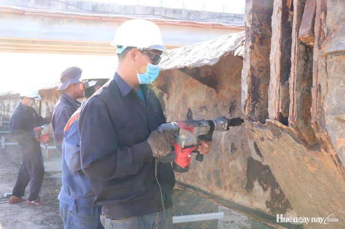 Công trình đập Thảo Long đang được các nhà thầu triển khai nhiều mũi thi công sửa chữa