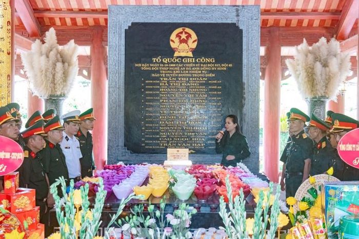 Đoàn CBCNV Công ty tham quan, dâng hương khu di tích lịch sử, địa chỉ đỏ tại các tỉnh miền Trung