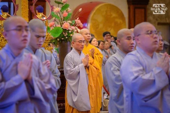 Đại chúng nhất tâm tưởng niệm, tri ân các anh hùng liệt sĩ