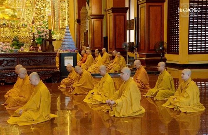 Chư Tăng thính giới tại Việt Nam Quốc Tự