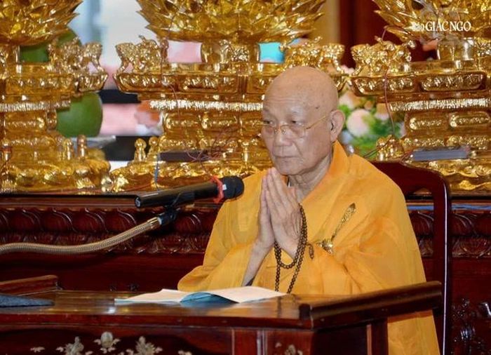 Trưởng lão Hòa thượng Thích Minh Thông đại vị trùng tuyên giới Tỳ-kheo và Bồ-tát