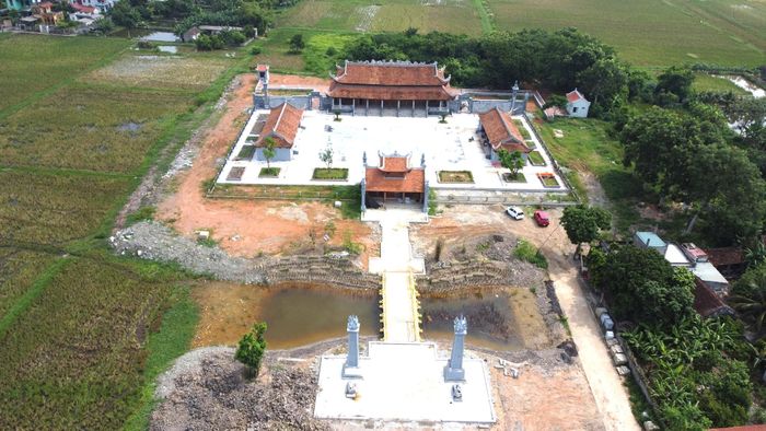 Công trình bảo tồn, tôn tạo di tích khu căn cứ khởi nghĩa Ba Đình, có tổng mức đầu tư hơn 95 tỷ đồng. Với diện tích xây dựng 1,6ha, gồm đầu tư tôn tạo các hạng mục: Đền thờ các thủ lĩnh và nghĩa quân Ba Đình, Tả vu, Hữu vu, phù điêu, Nghi môn nội, cầu vào trung tâm khu căn cứ, cổng trụ, hào lũy, am hóa vàng, sân, đường nội bộ, tường rào và hạ tầng kỹ thuật.