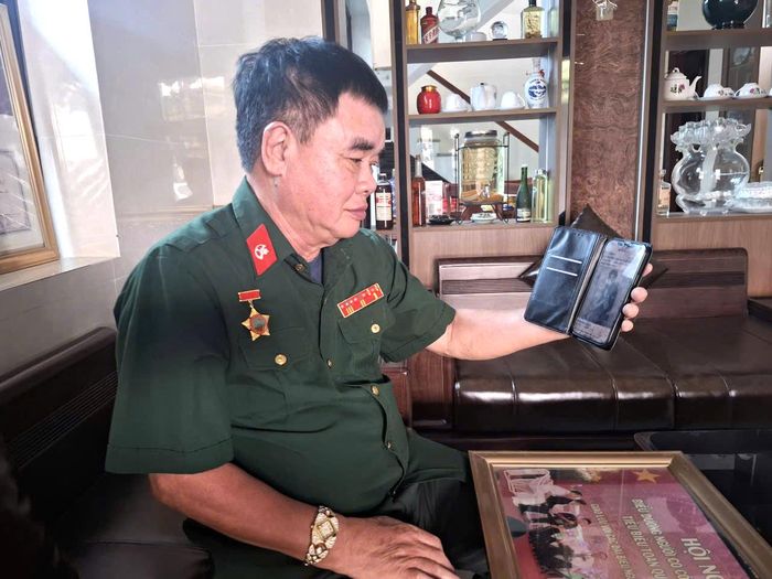 Cựu binh Lê Văn Chớ dành trọn thời gian sau hòa bình để tìm kiếm thông tin các hài cốt liệt sĩ.
